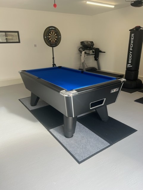 Supreme shop pool table